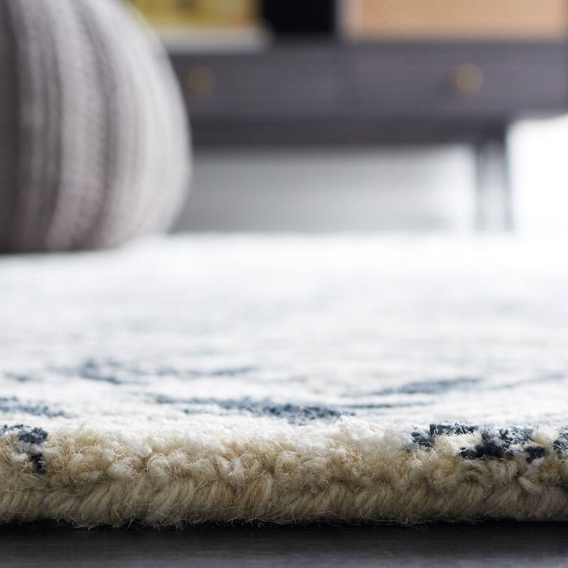 SAFAVIEH Handmade Soho Deja Modern Rug