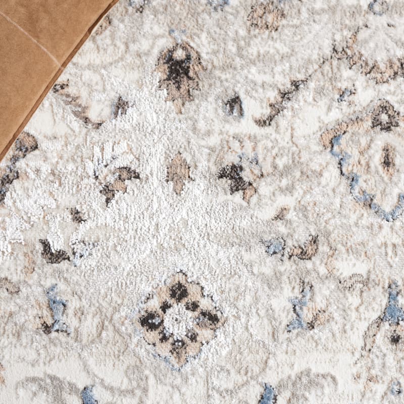 SAFAVIEH Quincy Sevli Floral Oriental Rug - 6'7" Round