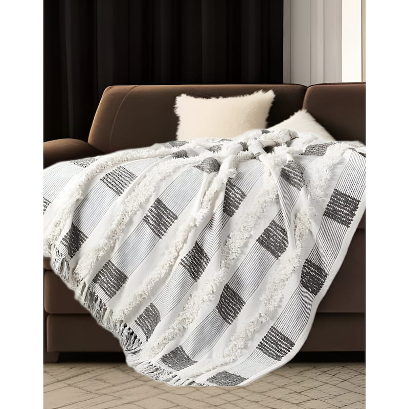 HomeRoots 60" X 50" Gray and White Woven Cotton Checkered Throw Blanket with Fringe - Throw