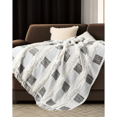 HomeRoots 60" X 50" Gray and White Woven Cotton Checkered Throw Blanket with Fringe