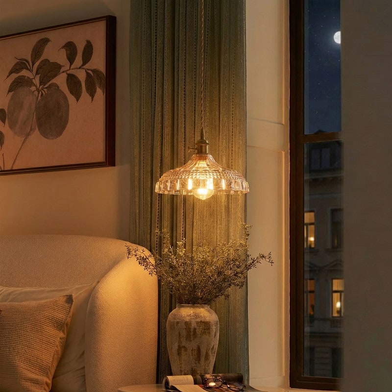 Modern 1-Light Amber Glass Pendant Light with Electroplated Brass Finish for Kitchen Island, Dining Room, and Foyer