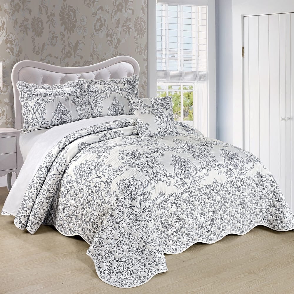 Serenta Damask 4-piece Bedspread Set