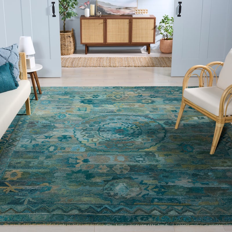 SAFAVIEH Handmade Anatolia Ramzia Traditional Rug