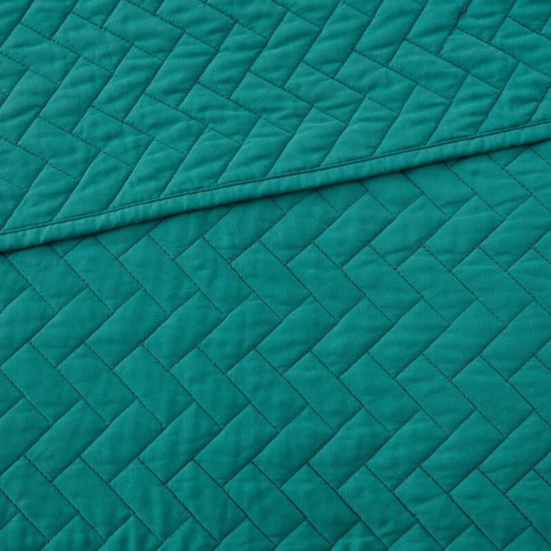 Madison Park Signature Bennett Place Velvet Touch Oversized Quilt Set