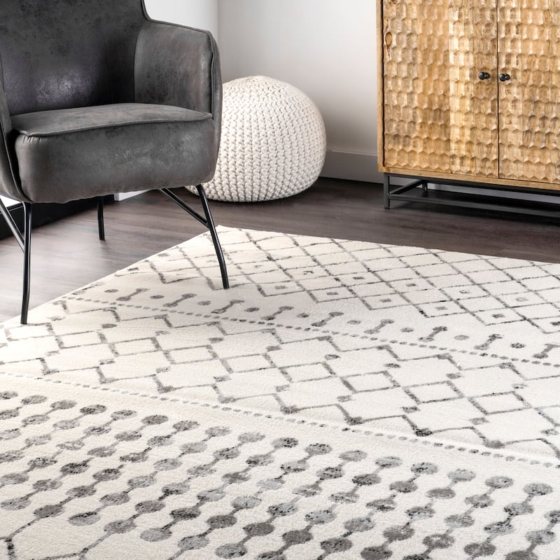 Nuloom Zola Geometric Moroccan Area Rug