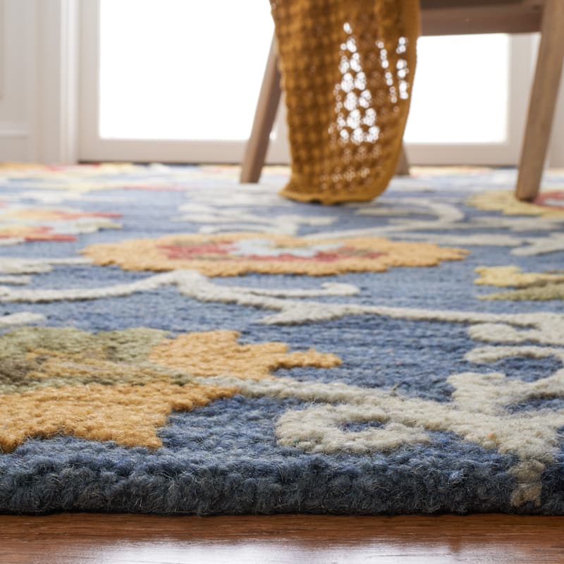 SAFAVIEH Handmade Blossom Maaret Modern Floral Wool Rug