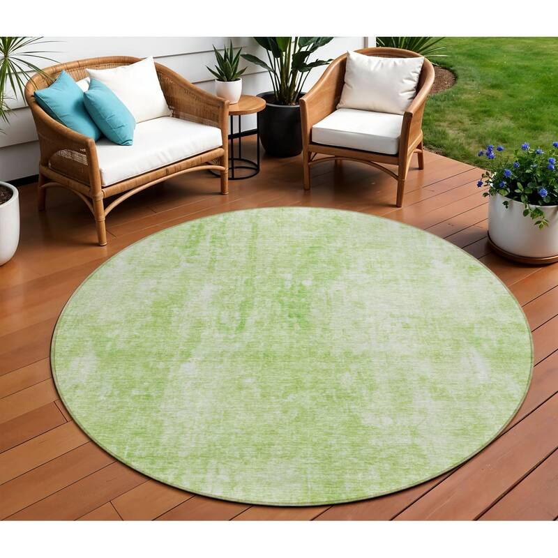 HomeRoots Abstract Transitional Rectangle Outdoor Rug - 8' Round