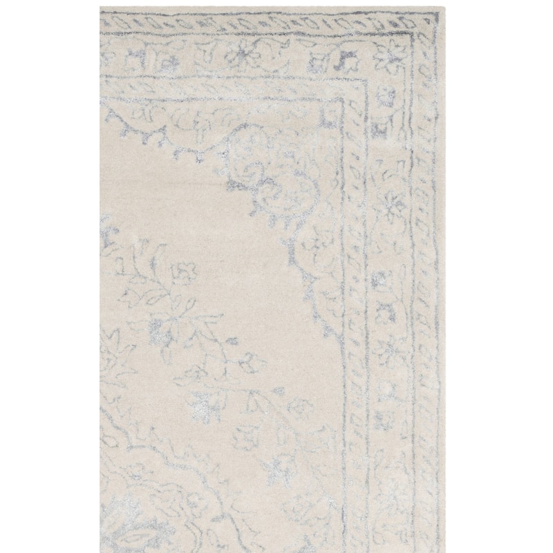 SAFAVIEH Handmade Glamour Gudmundina Modern Viscose Rug
