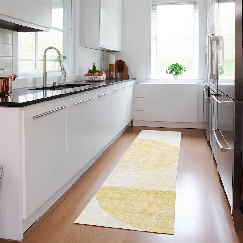 Machine Washable Indoor/ Outdoor Chantille Contemporary Deco Rug - Gold - 2'3" x 7'6"
