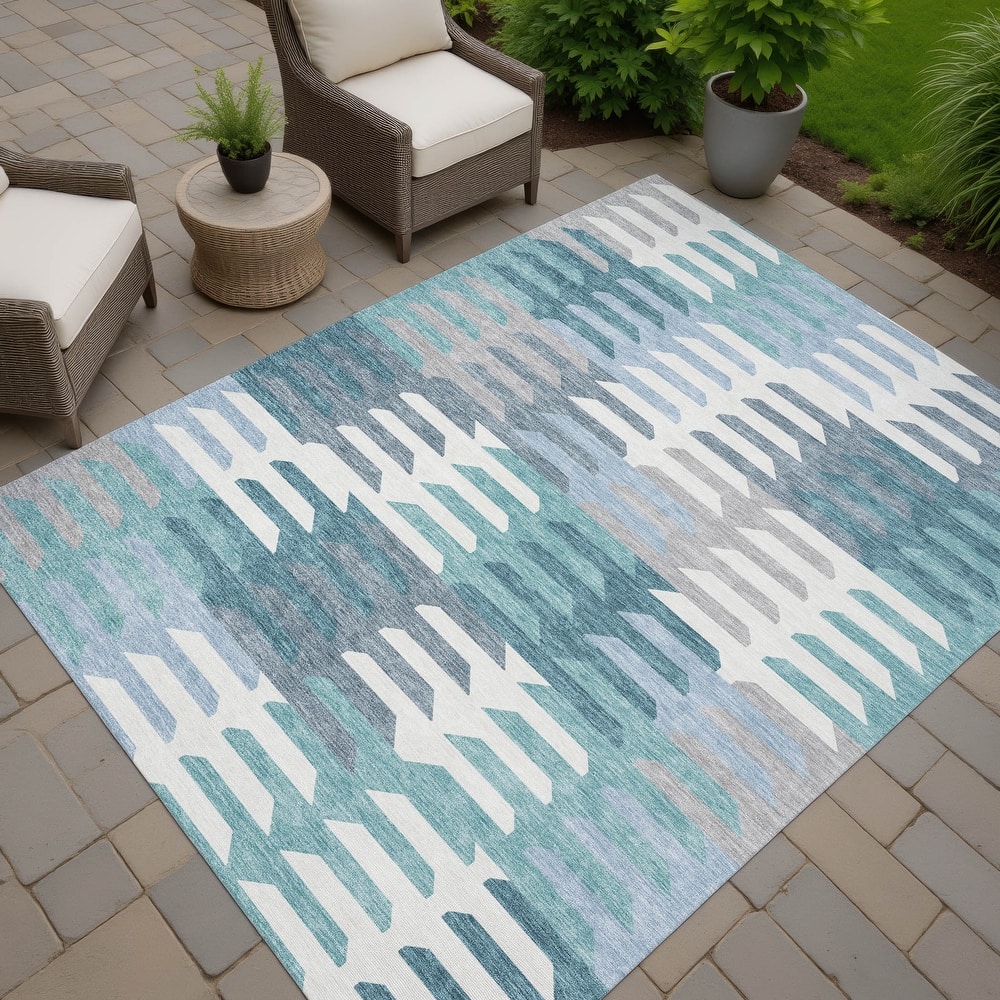 Machine Washable Indoor/ Outdoor Modern Stacks Chantille Rug