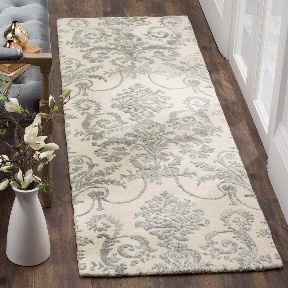 SAFAVIEH Handmade Bella Eleanor Modern Floral Wool Rug