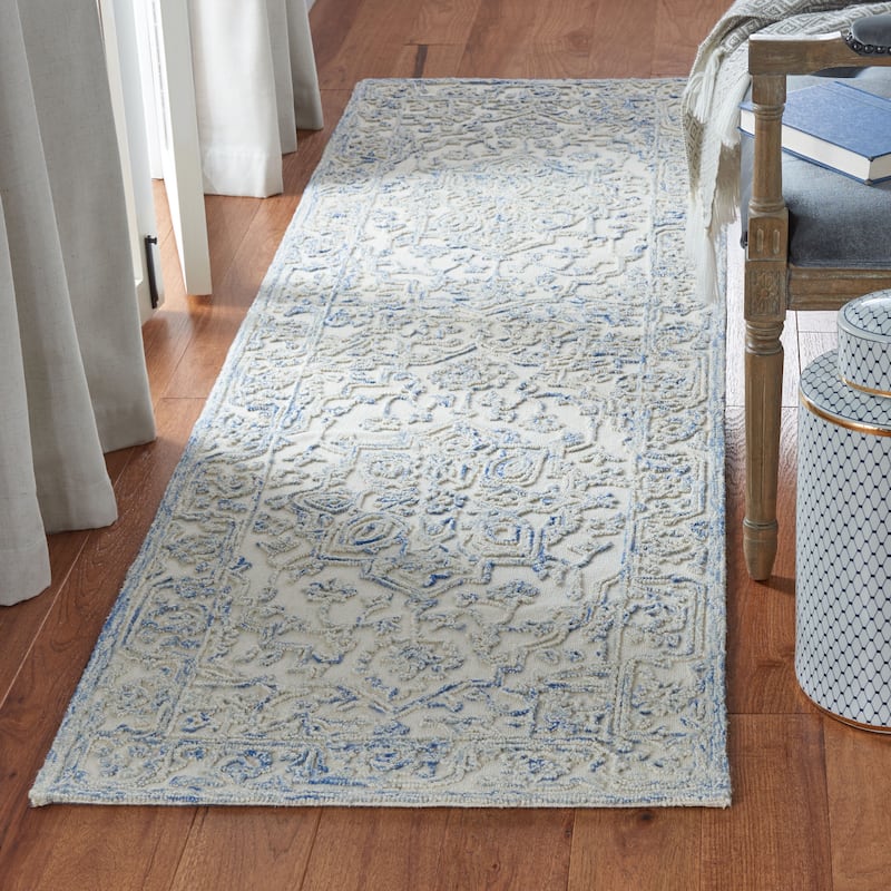SAFAVIEH Handmade Trace Cher Oriental Wool Rug - 2'3" x 8' Runner - Ivory/Blue