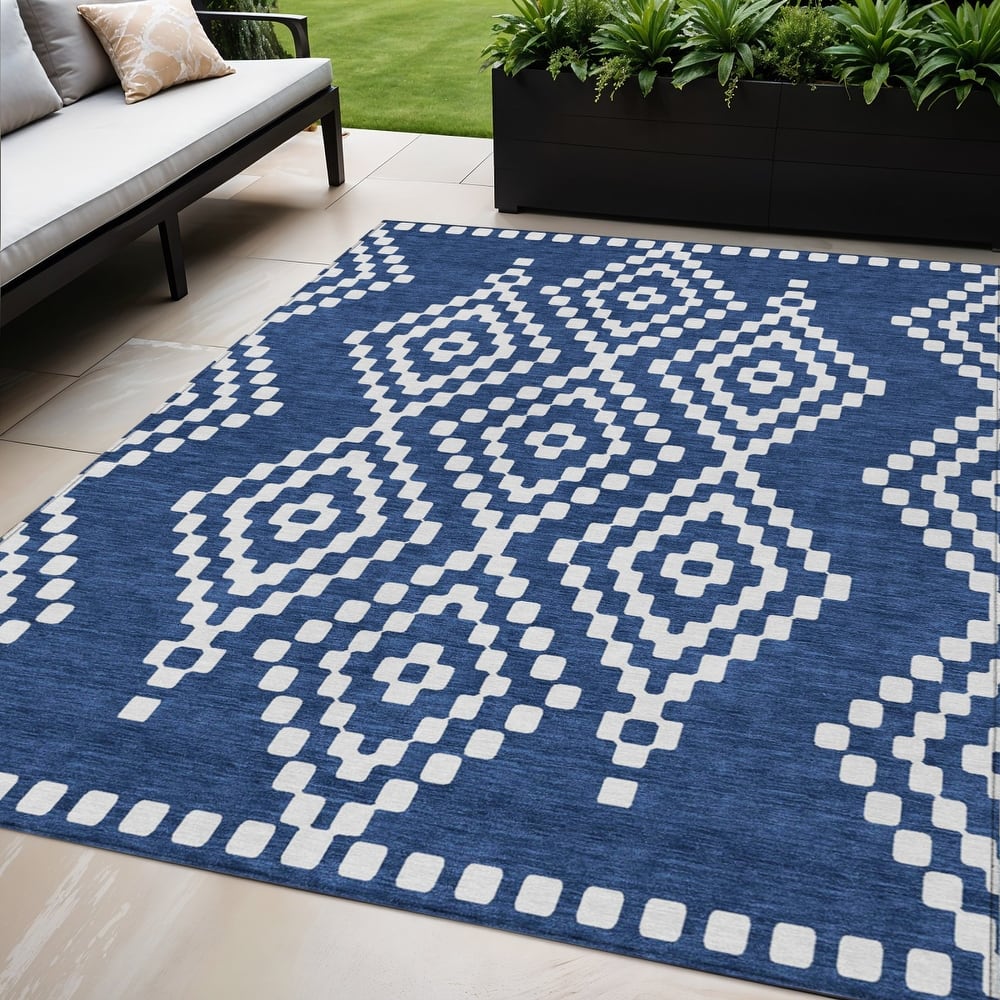 HomeRoots Geometric Transitional Rectangle Outdoor Rug