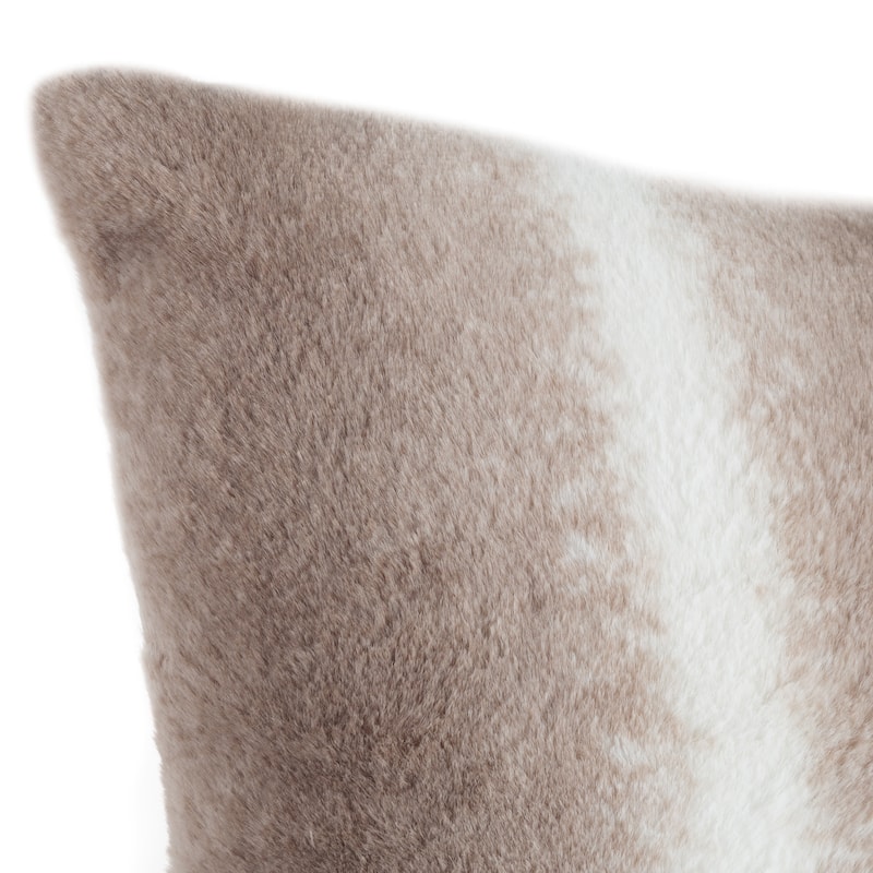 Hastings Home 2 Pack Faux Fur Pillows, Gray/White