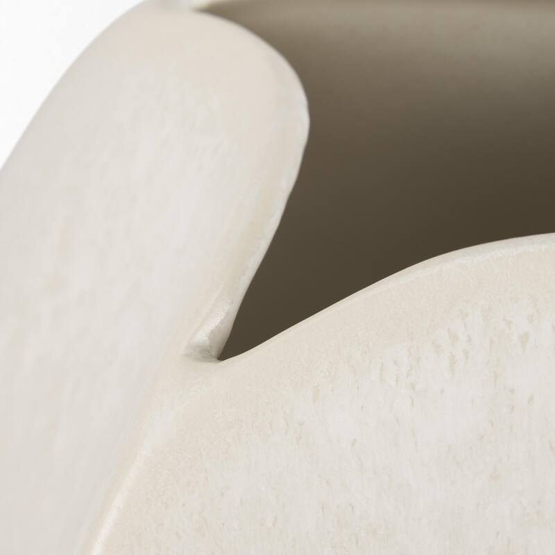 Vania Short Off White Texture Vase