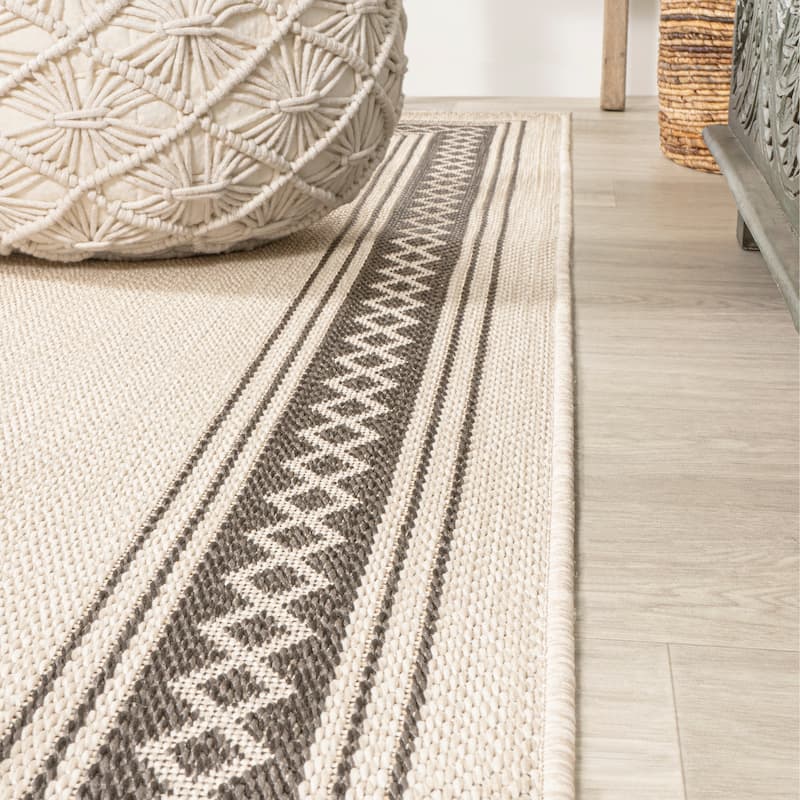 JONATHAN Y Havana Classic Diamond Border Indoor/Outdoor Area Rug - 2 X 8 - Cream/Black