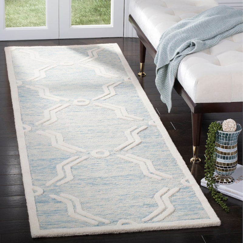 SAFAVIEH Handmade Cambridge Atifa Modern Wool Rug - 2'6" x 8' Runner - Light Blue/Ivory