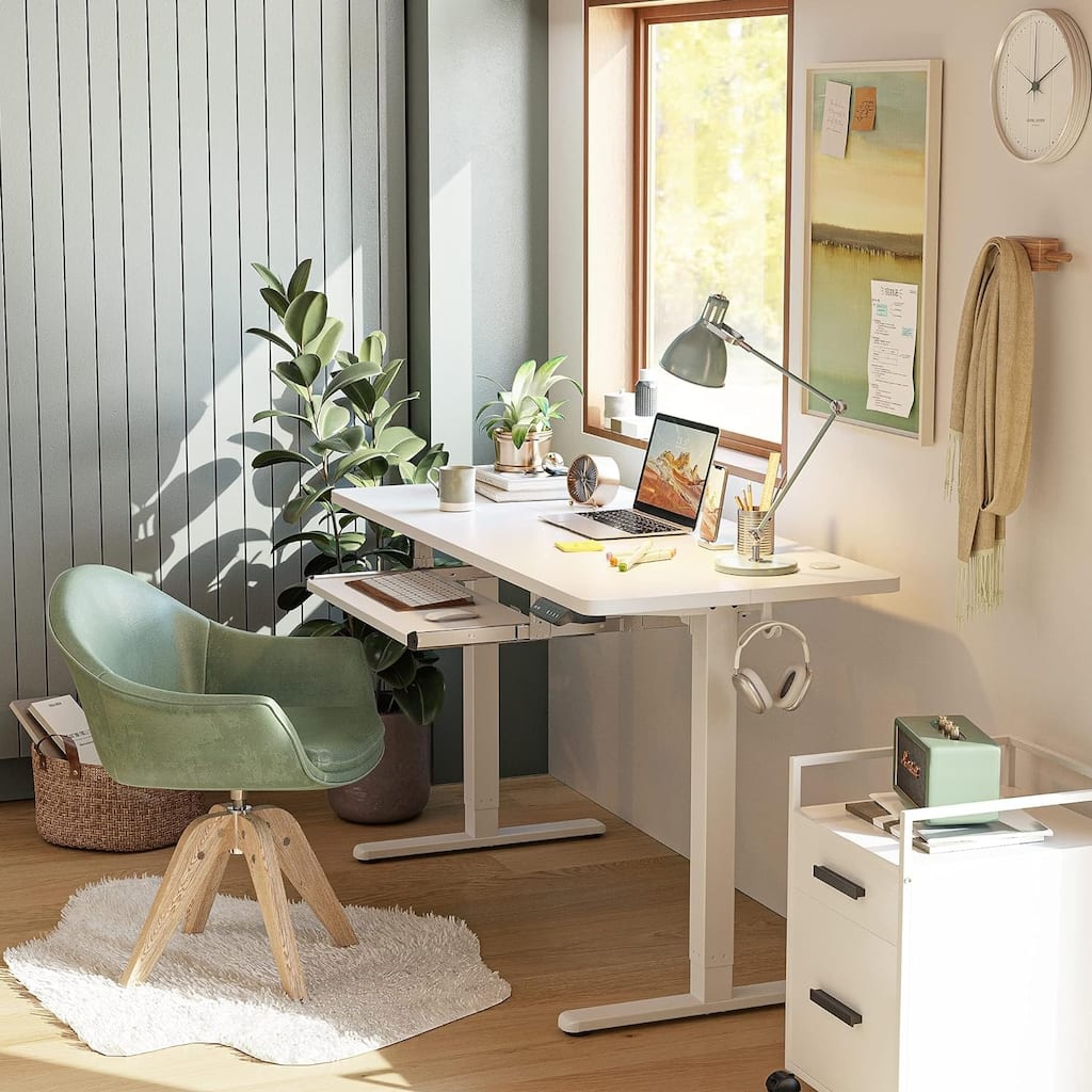 FEZIBO Standing Desk with Keyboard Tray, Electric Height Adjustable Desk, Sit Stand Up Desk, Computer Office Desk