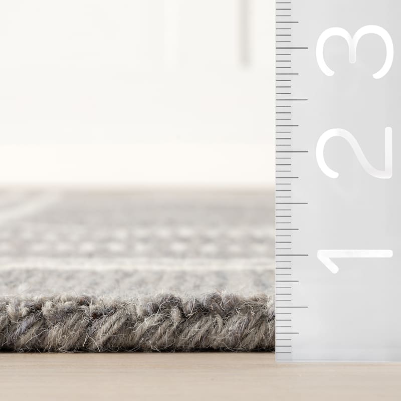 Nuloom Vivica Plaid Wool Area Rug