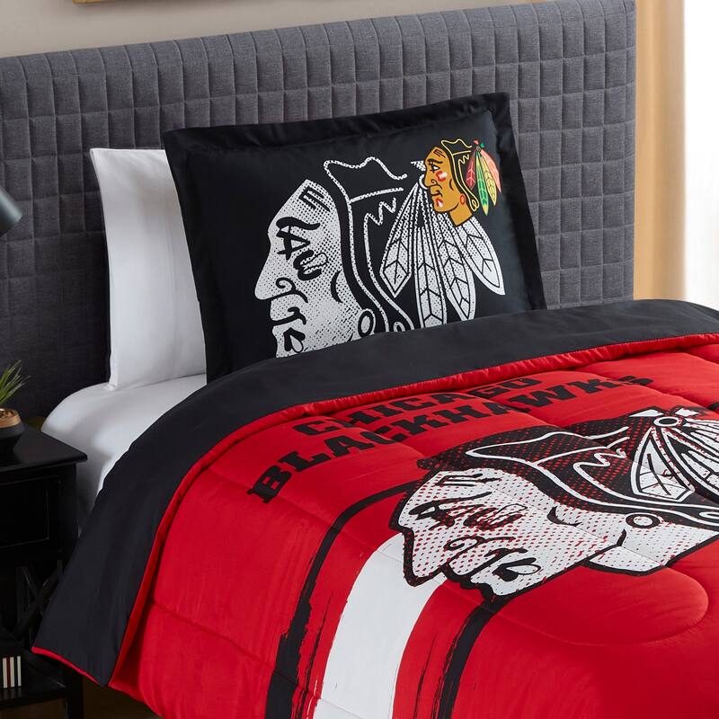 NHL Chicago Blackhawks Officially Licenced Comforter & Sham set