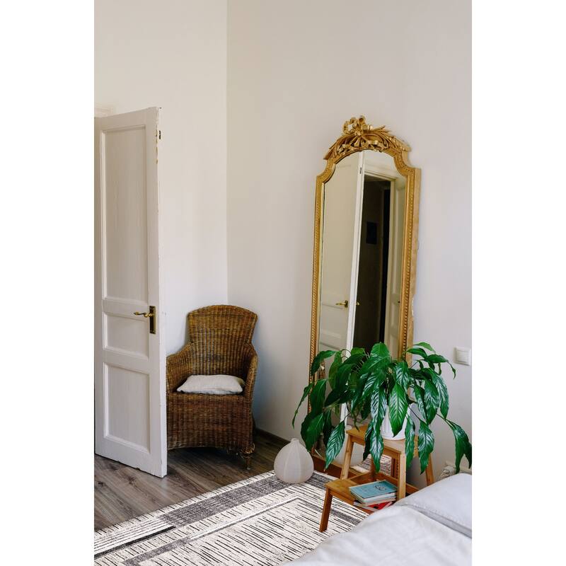 ECARPETGALLERY Hand-knotted Tangier Light Khaki Wool Rug - 5'1 x 7'11