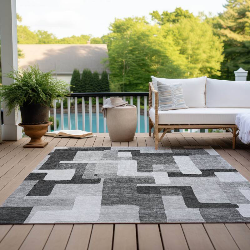 Machine Washable Indoor/ Outdoor Contempoary Blocks Chantille Rug