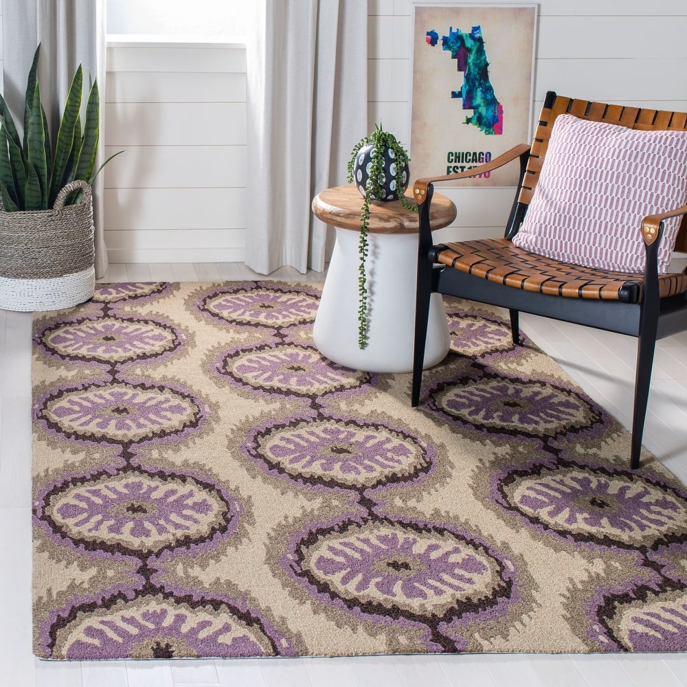SAFAVIEH Handmade Four Seasons Nevyana Floral Rug