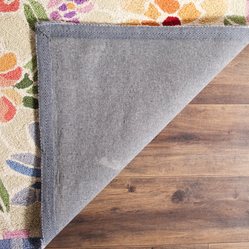 SAFAVIEH Handmade Chelsea Sprig French Country Floral Wool Rug