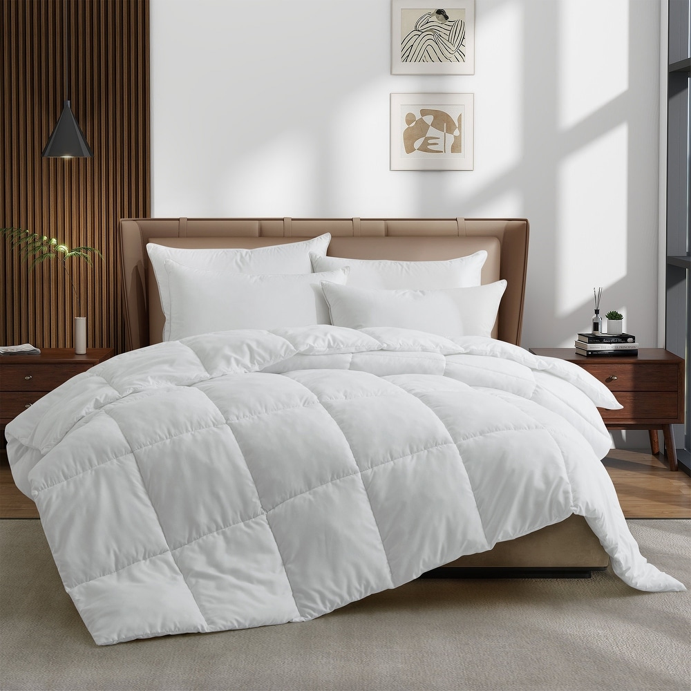 All-Season Lightweight  Comforter with Premium Fabric