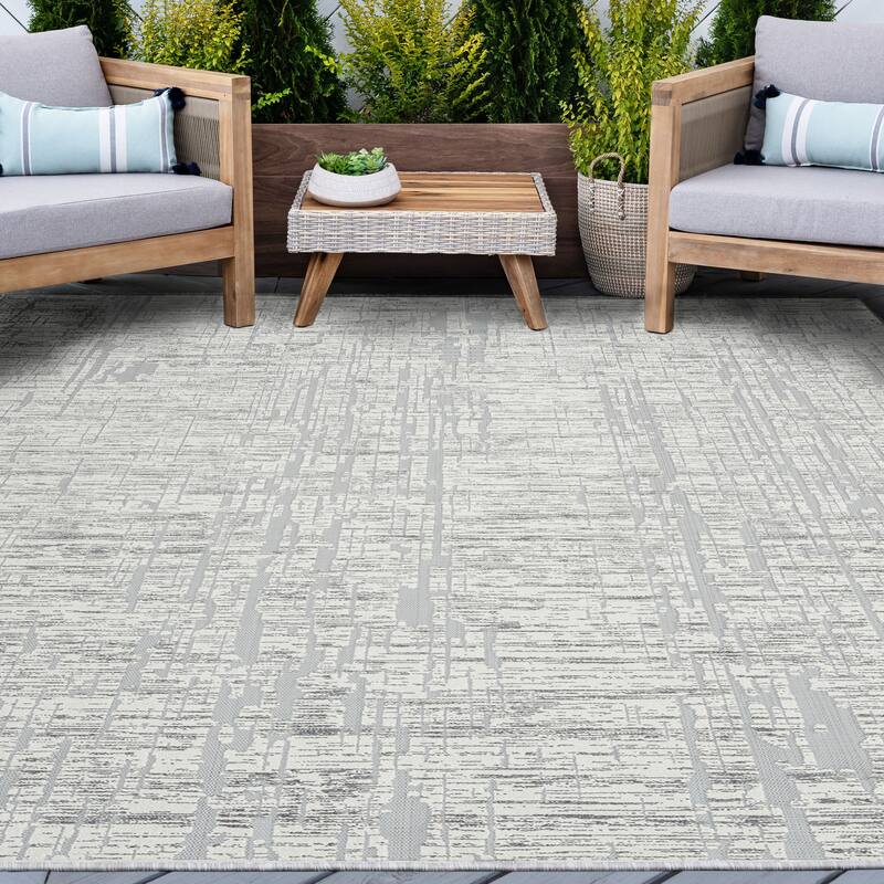 Cruise Industrial Stripe Indoor/Outdoor Area Rug - 5'3'' x 7'3'' - Gray/White