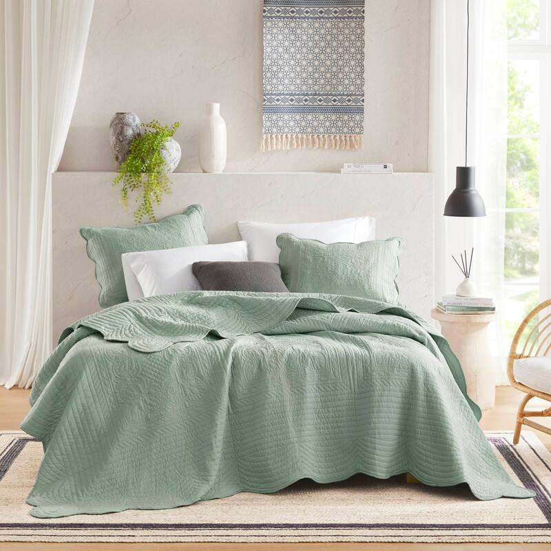 Madison Park Marino 3 Piece Reversible Scalloped Edge Quilt Set - Seafoam - Queen