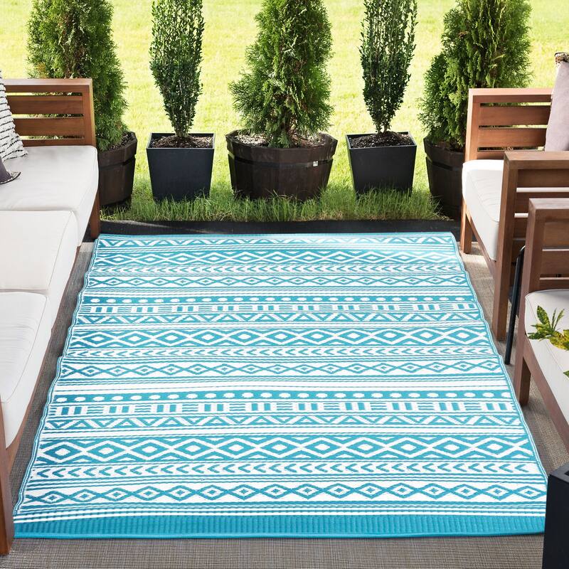 Sundown Beach Stripe Indoor/Outdoor Area Rug - 7'10'' x 10'2'' - Aqua/White