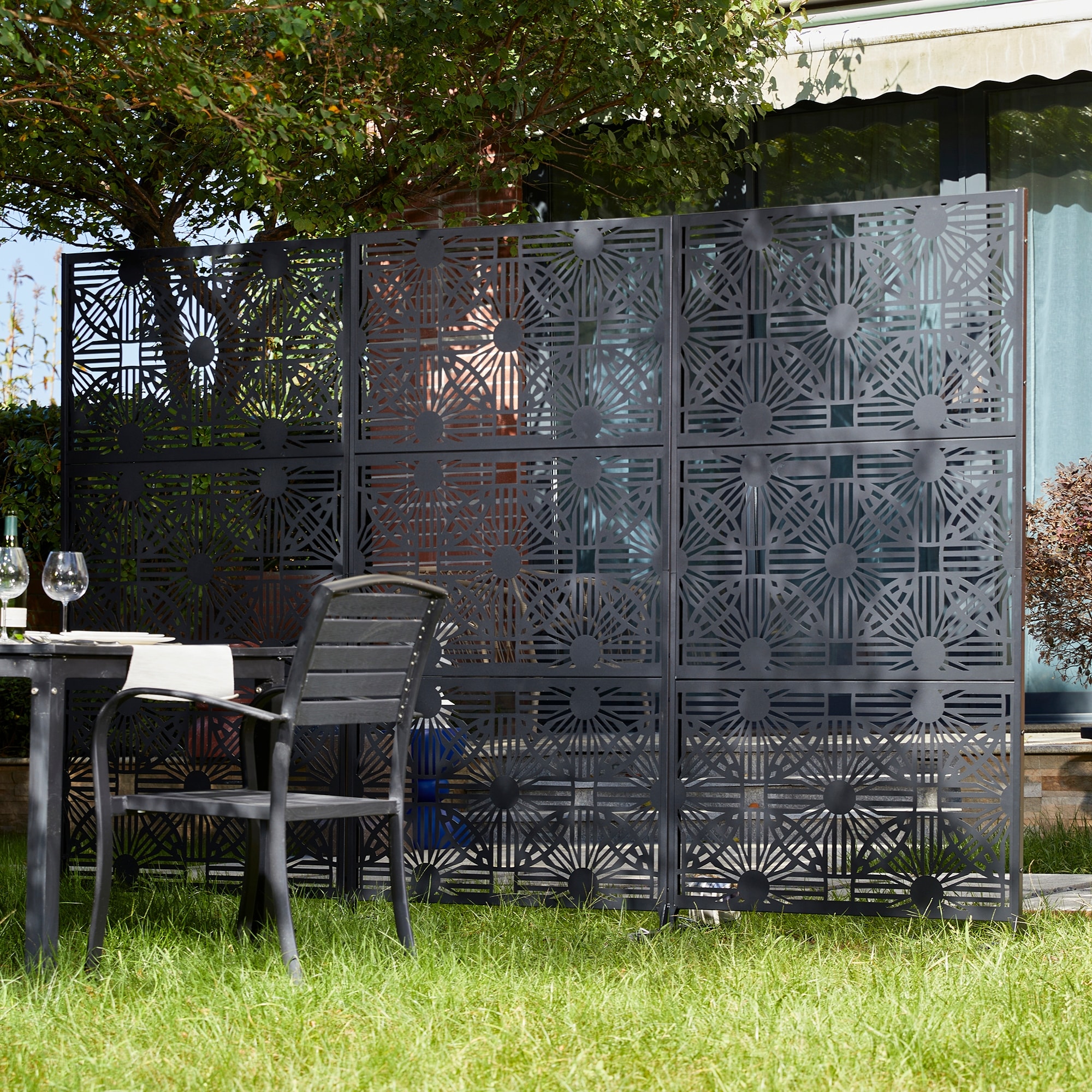 Glitzhome 6ft Galvanized Floral Patterned 3-Panel Privacy Screen