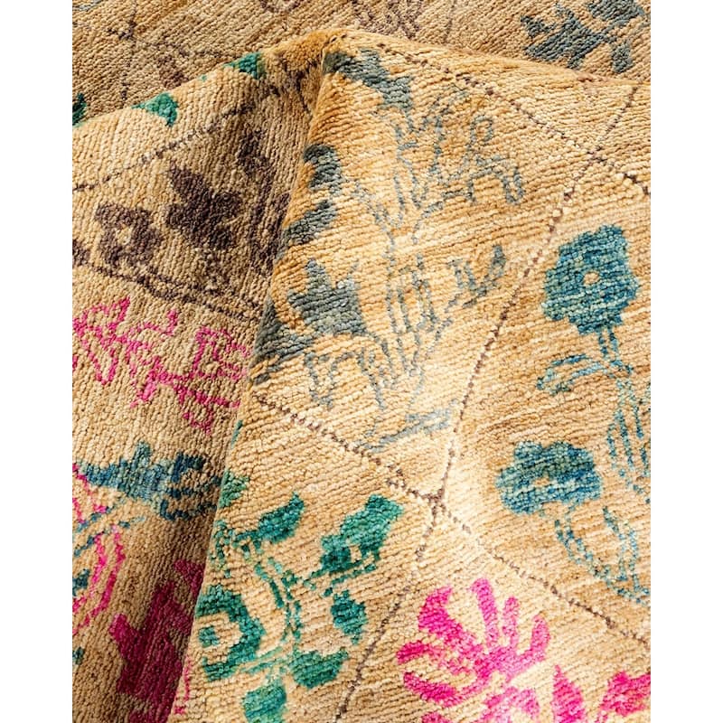 Overton Hand Knotted Wool Vintage Inspired Modern Contemporary Eclectic Beige Area Rug - 6' 5" x 8' 10"
