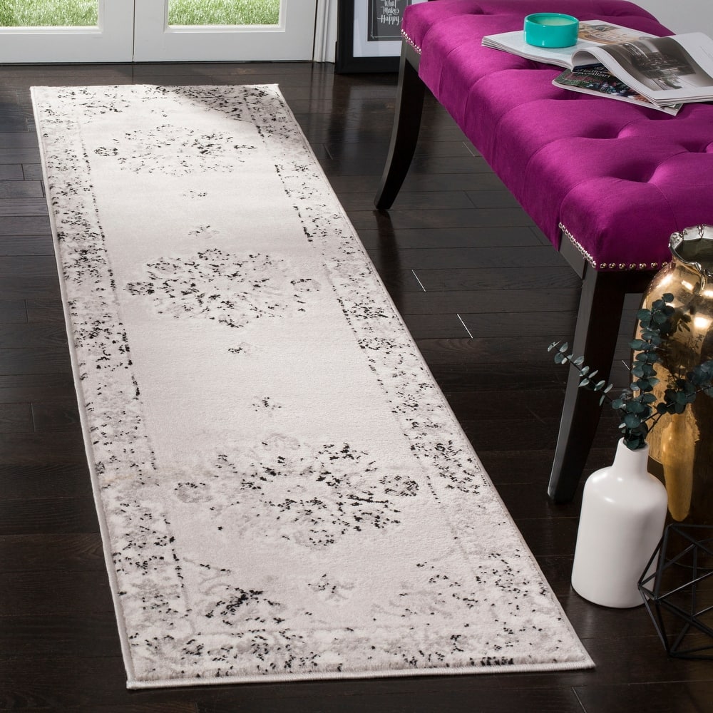 SAFAVIEH Skyler Loma Modern Rug