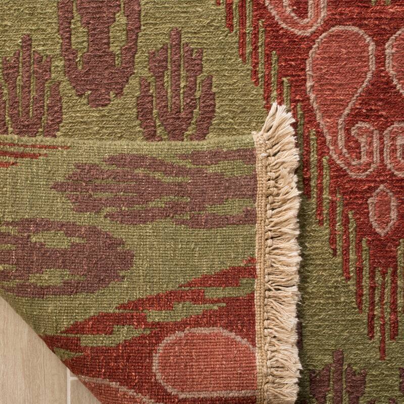 SAFAVIEH Couture Hand-knotted Larue Modern Wool Rug