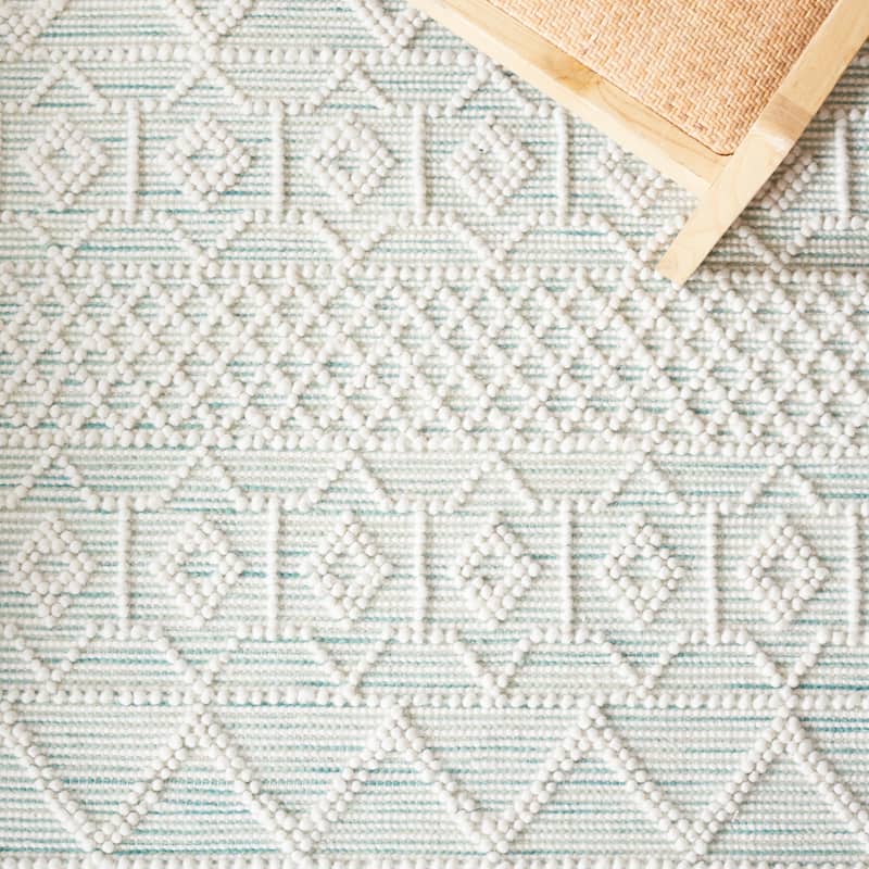 SAFAVIEH Handmade Natura Tobea Fringe Wool Rug