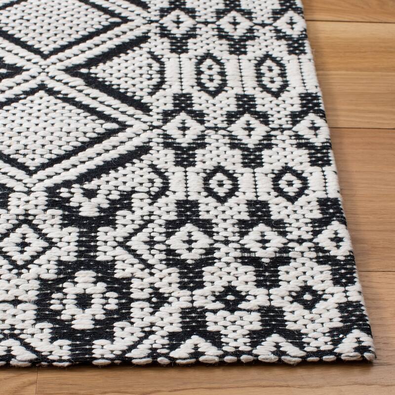 SAFAVIEH Handmade Marbella Hjalmdis Geometric Wool Rug