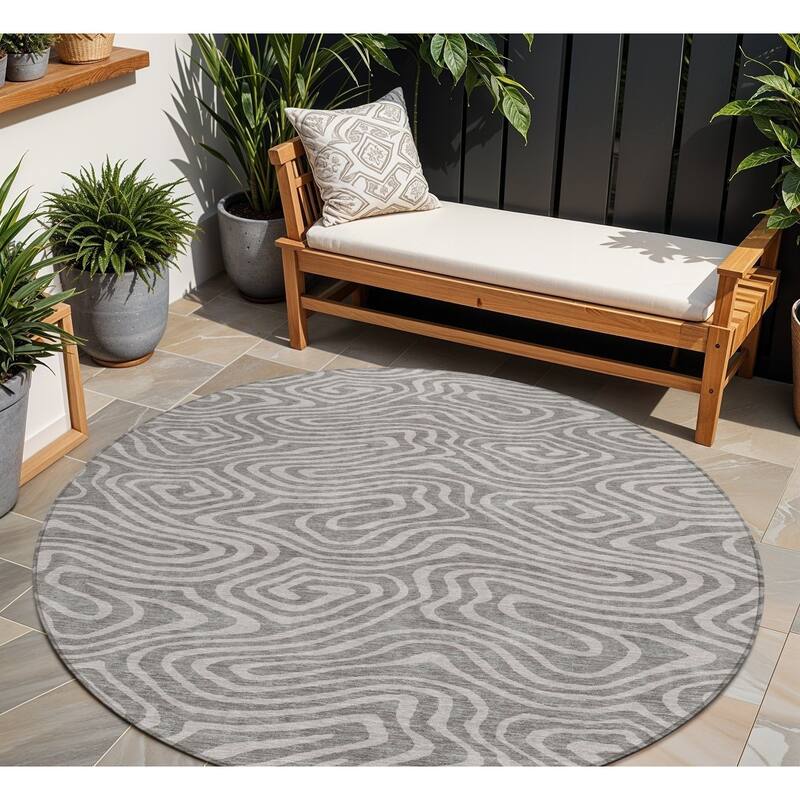 HomeRoots Abstract Transitional Rectangle Outdoor Rug - 8' Round
