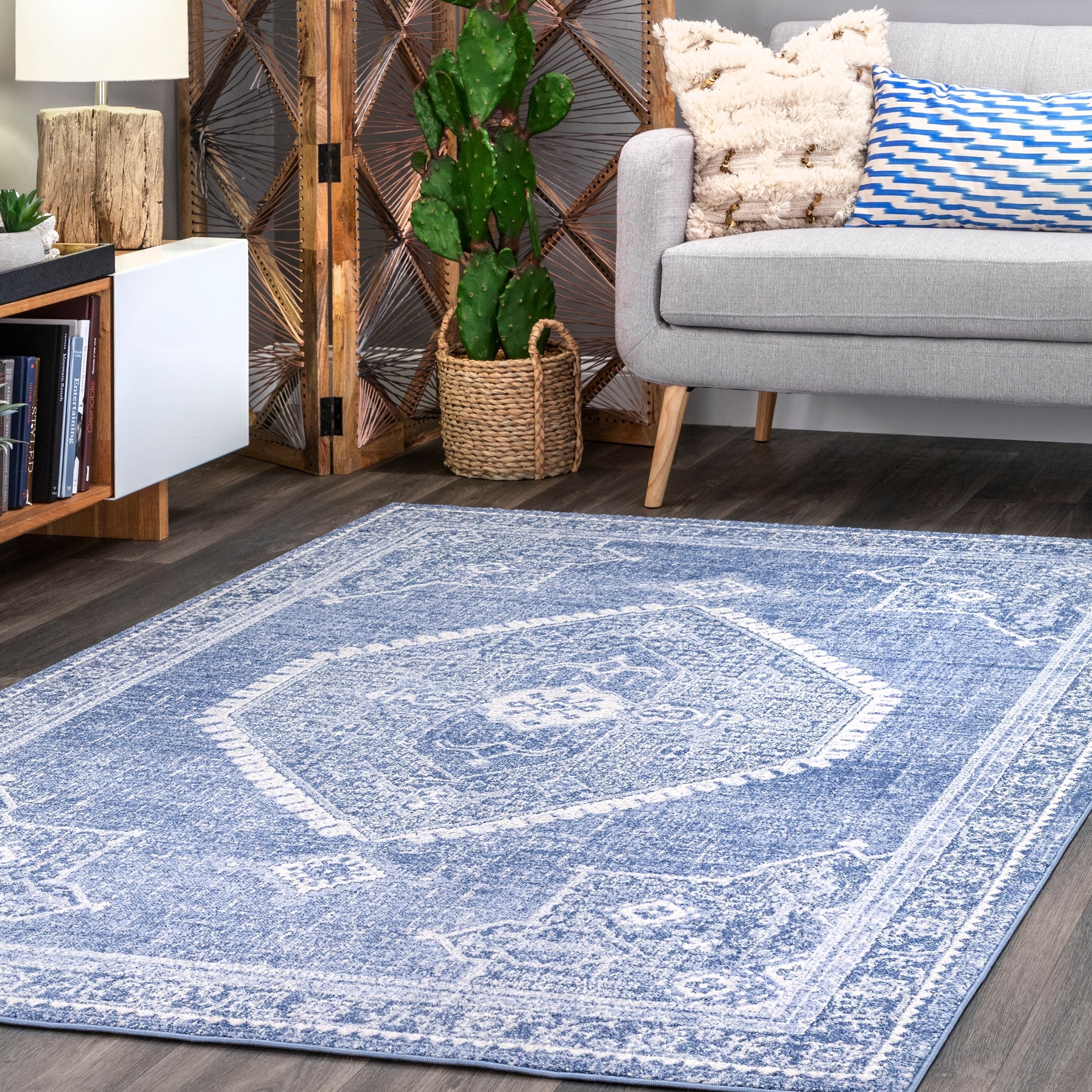 Nuloom Traditional Vintage Medallion Marg Area Rug