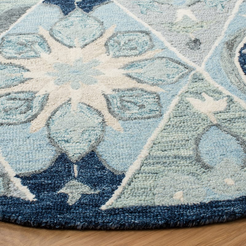 SAFAVIEH Handmade Suzani Cicely Floral Trellis Wool Rug