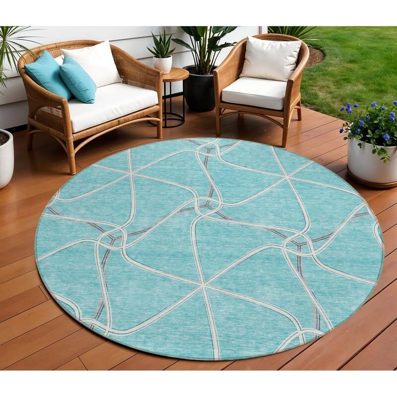 HomeRoots Geometric Transitional Rectangle Outdoor Rug - 8' Round