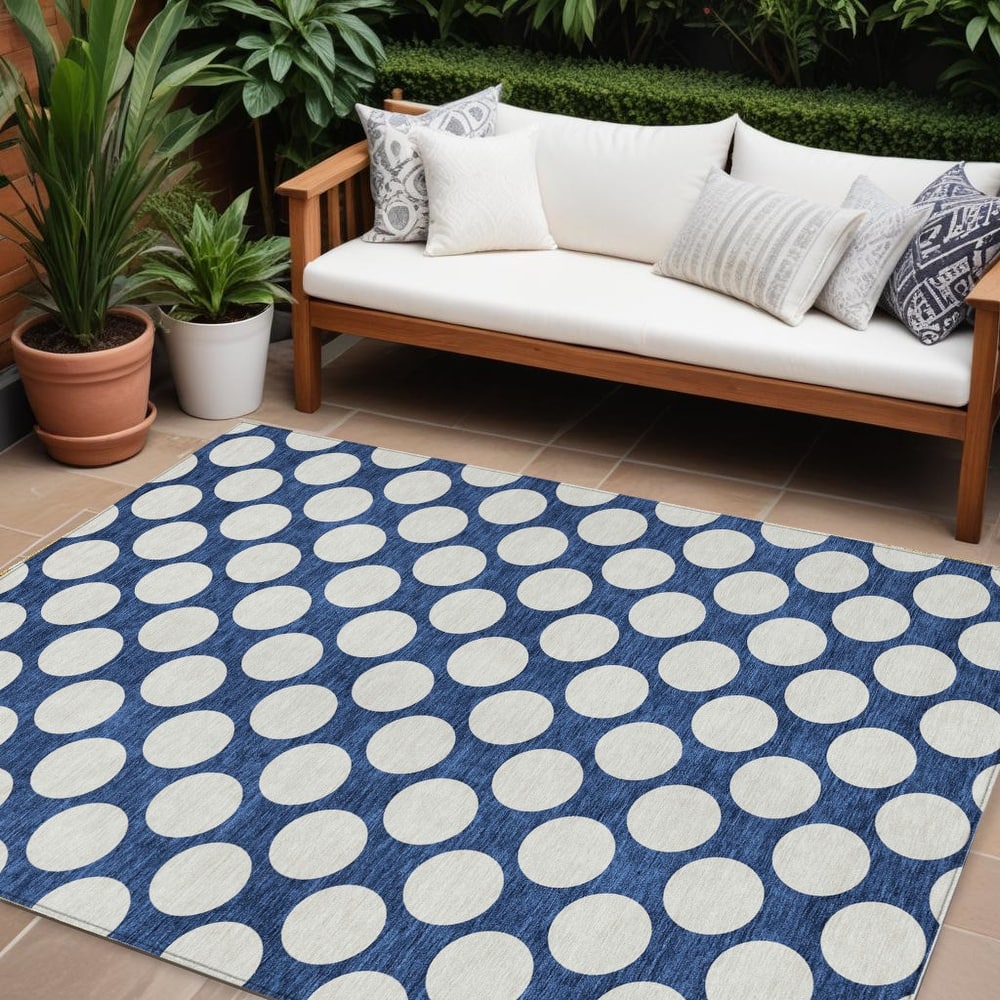 HomeRoots Polka Dot Transitional Rectangle Outdoor Rug