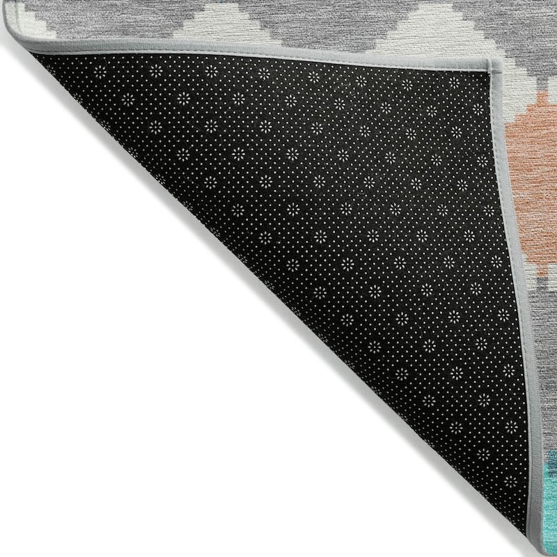 Machine Washable Indoor/ Outdoor Modern Mosaic Chantille Rug