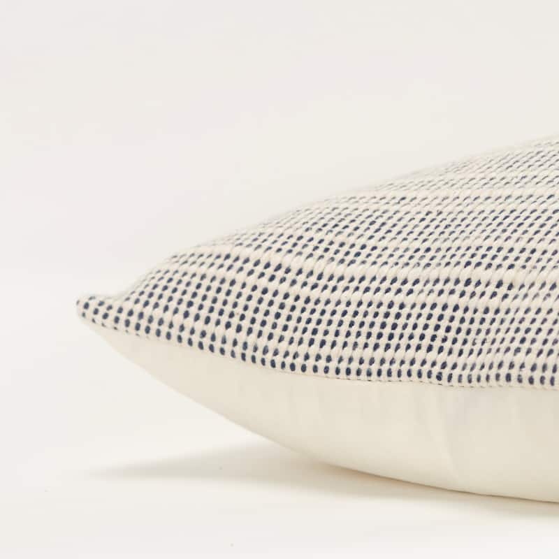 Rizzy Home Transitional Pillow Cover - 20" x 20"