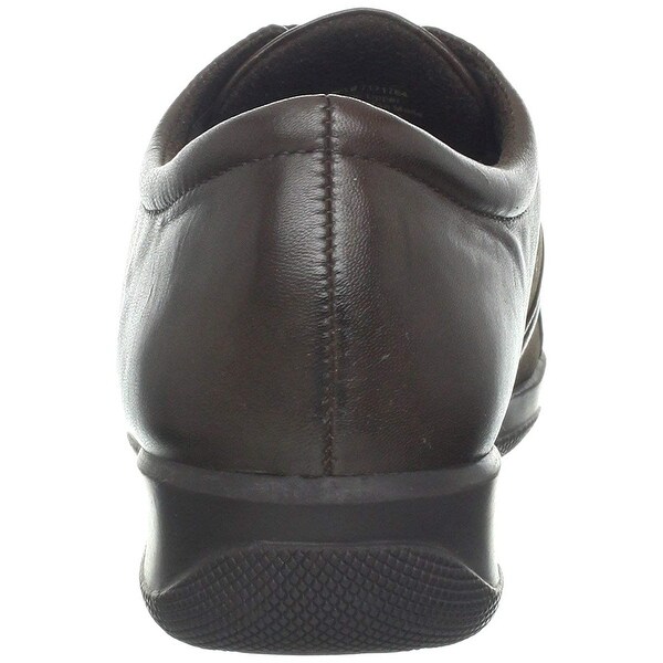 women's softwalk sneakers