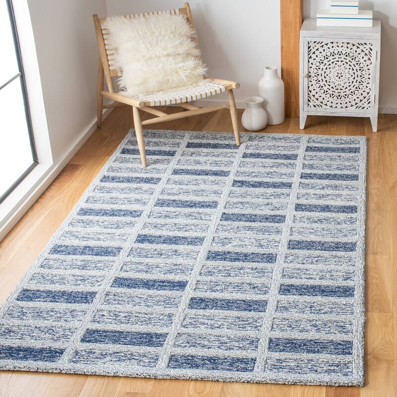 SAFAVIEH Handmade Cambridge Grischa Wool Rug - 4' x 6' - Navy