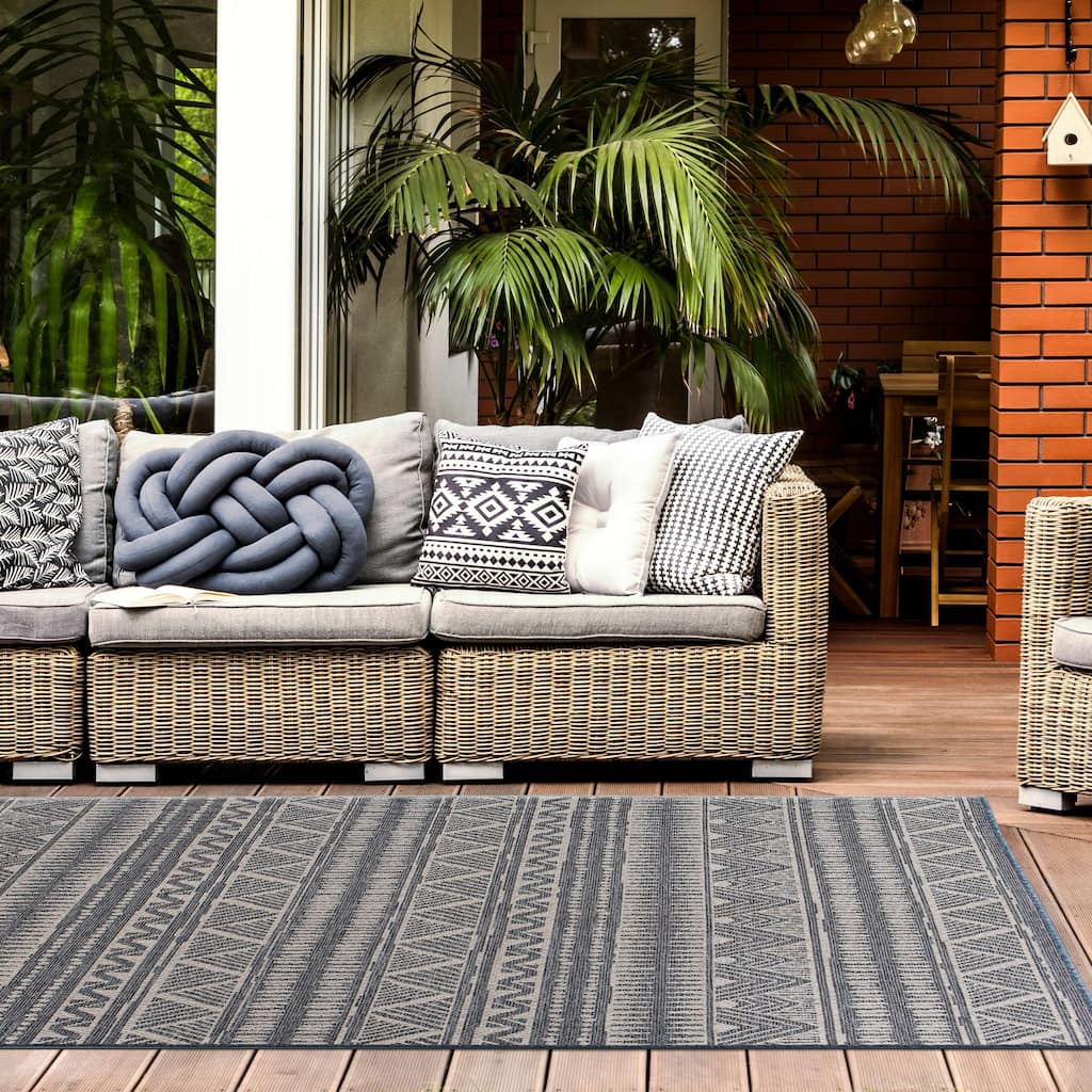 World Rug Gallery Geometric Bohemian Indoor/Outdoor Area Rug