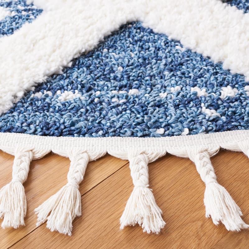 SAFAVIEH Moroccan Tassel Shag Nanke 2-inch Thick Rug