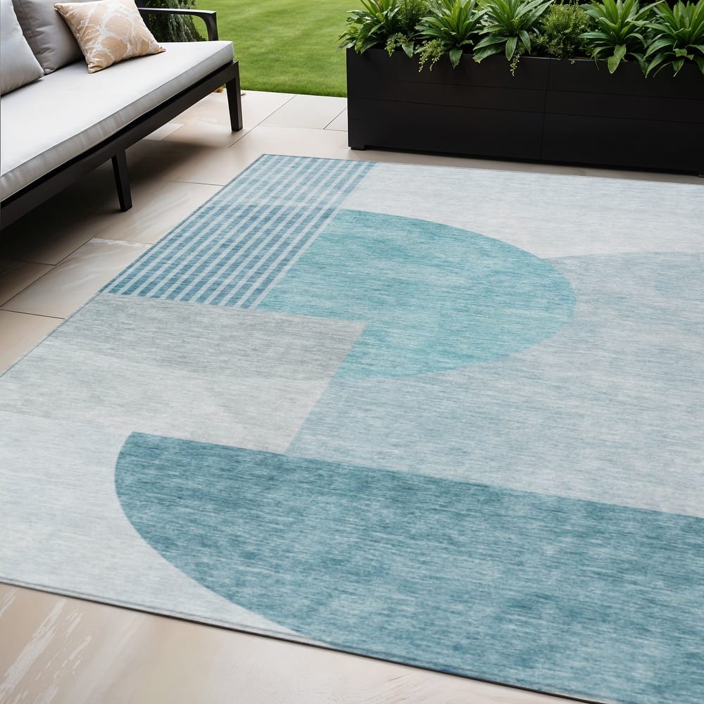 HomeRoots Geometric Transitional Rectangle Outdoor Rug